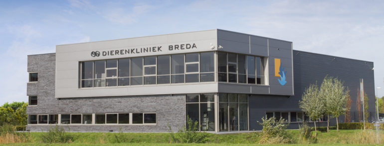 Het gebouw van dierenkliniek breda